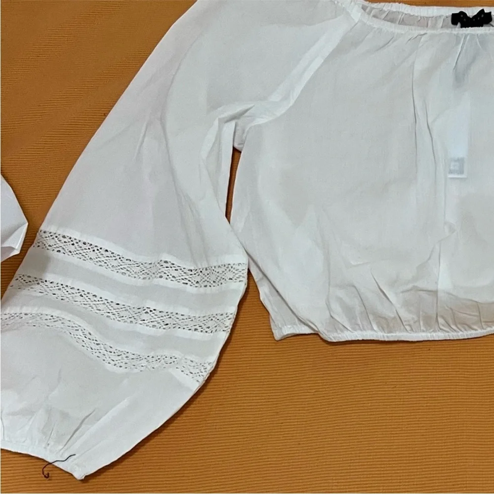 Sanctuary Crisp White off shoulder 3/4 sleeves top. - Picture 4 of 7